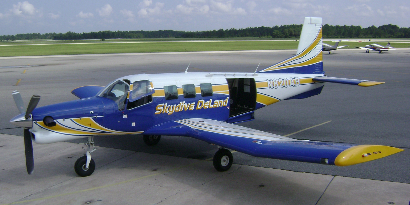 side view of Skydive DeLand's PAC750XL aircraft